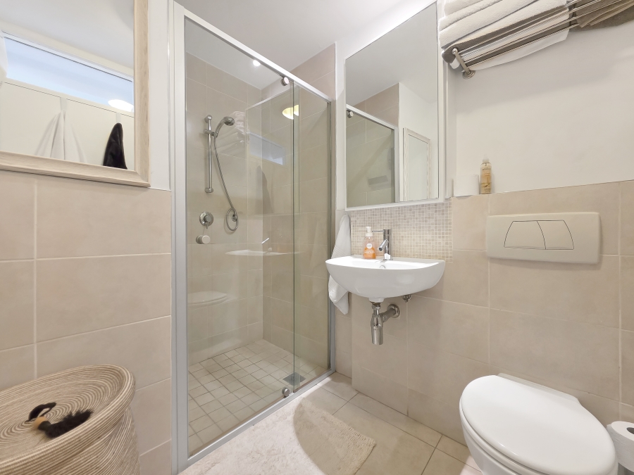 2 Bedroom Property for Sale in Sea Point Western Cape